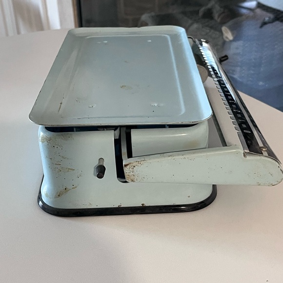 Vintage Blue Kitchen Scale - Picture 5 of 9